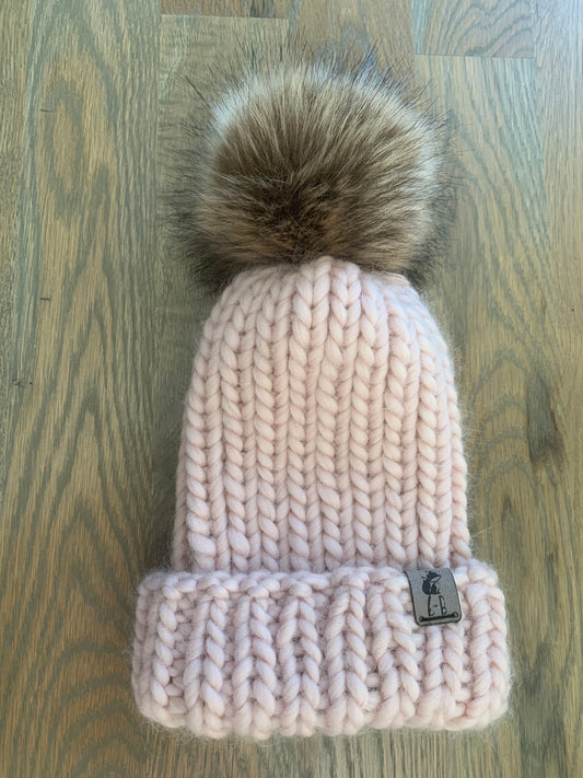 Aspen Beanie - in Cameo Rose