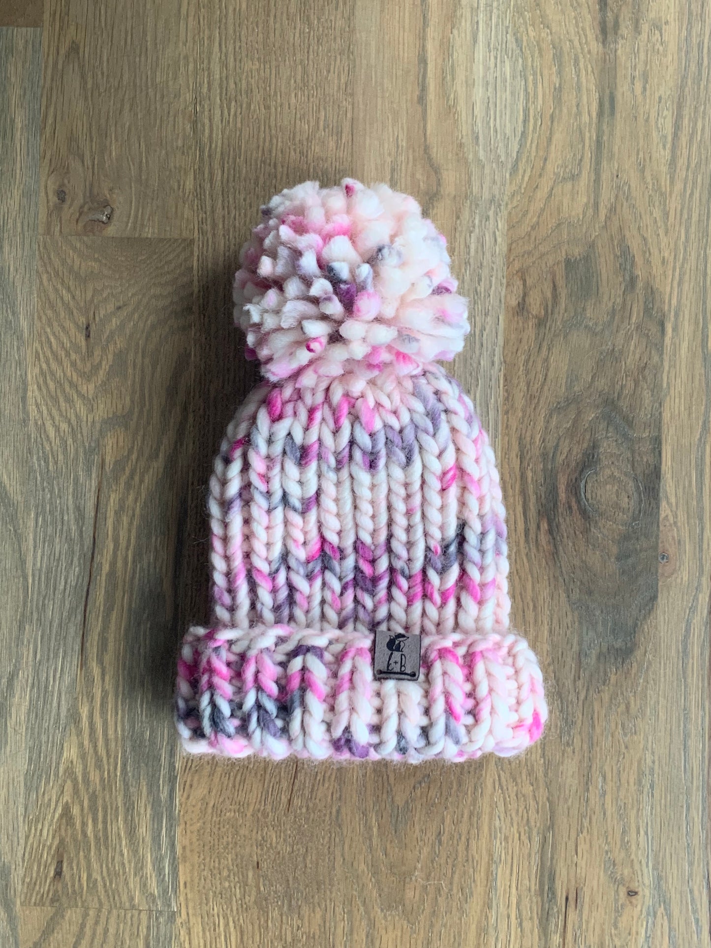 Aspen Beanie - in Flamingo